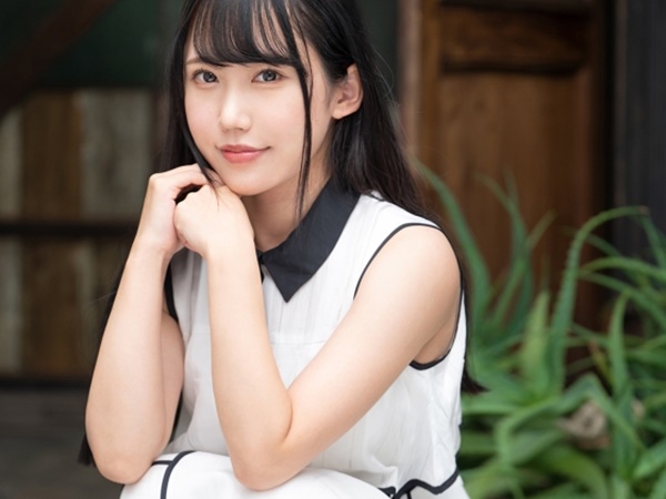 【小柄な人妻の敏感ボディ】美人の奥様が激ピスでイキまくり！ 潮吹きアクメで乱れまくる♡ 旦那には見せない姿！