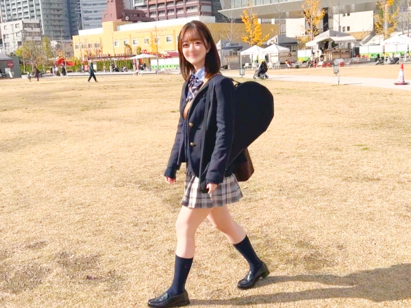 【制服美少女の快感】 ムチムチボディの色白娘がハメ撮りでイキまくり♡ 激しく責められ、奥まで突かれてアクメ連発！