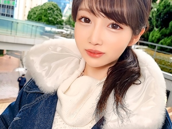 【小顔美人のプライベートSEX】 カメラ目線で見つめながらイキまくり！ 可愛すぎる美少女とラブホで密着ハメ撮り♡