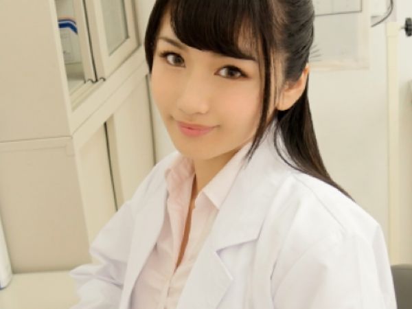 【エロすぎ注意！】 美人教師と禁断のハメ撮り！ 生徒の目の前で大胆な変態プレイに挑戦♡ 教室でイキまくる！