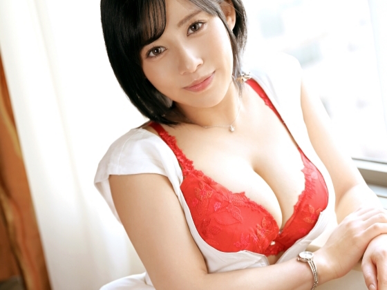 【爆乳お姉さんの誘惑】 極上ボディのセクシー姉さんがエロテクで男を翻弄！ チンコを貪るフェラで絶頂へ導く♡
