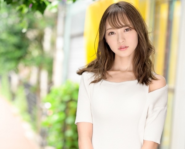 【美ボディお姉さんと甘い時間】 スレンダー美女と素人宅でイチャラブSEX！ 恋人プレイで感じ合う濃厚なひと時…♡