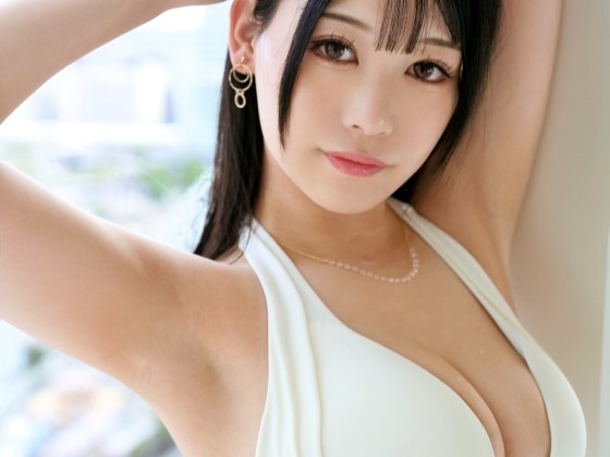 【清楚ビッチの巨乳パイズリ】 ぷるんぷるんの美巨乳がチンコを挟んで大暴れ！ エロ可愛いギャップに萌え♡ チンコ大満足の挟射フィニッシュ！