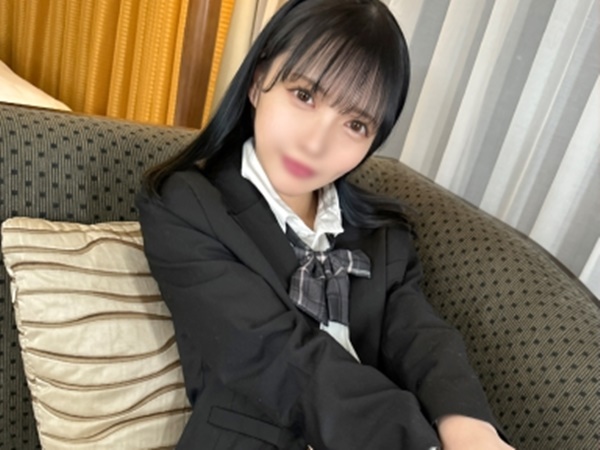 【パパ活JKの淫らな放課後】 清楚な見た目とは裏腹に、おじさんチ○ポでイキまくる敏感娘の秘密♡