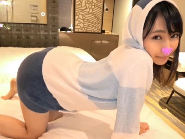 【低身長巨乳の天使とハメ撮り】 スクールカーストの頂点に君臨する美少女がエロ堕ち！ 甘い声で感じまくる♡