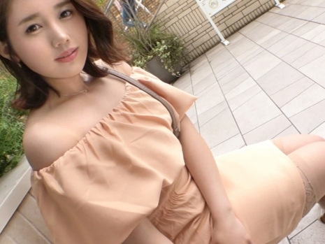 【人妻の危険な欲望】『旦那じゃ満足できないの…』むっちりボディの欲求不満妻が、他人棒に夢中！熟れたマ●コは愛液でトロトロ…濃厚セックスで乱れまくる人妻の痴態を激撮！♡