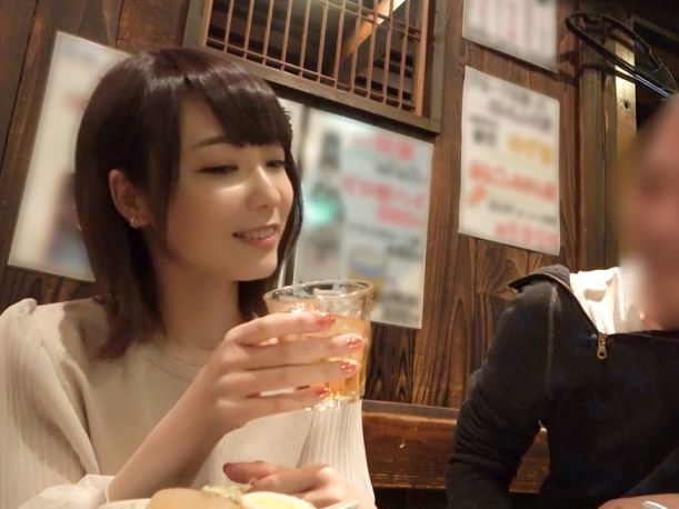 【ナンパでゲット！スレンダー美OL】 敏感な乳首を責められて、マ●コはびしょ濡れ♡ 隠れエロ娘の本性全開セックス！