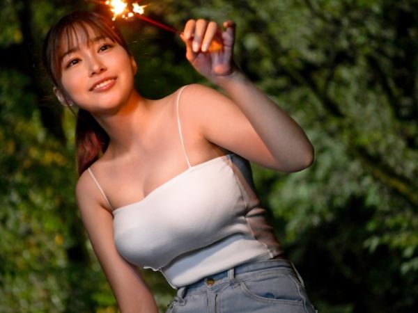 【田舎で禁断の恋】東京から田舎に引っ越した巨乳娘、見知らぬ男との運命の出会い♡ひと夏のワンルーム同棲で、情熱的な肉体関係に溺れていく…！