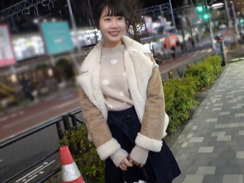 【控えめ美乳の敏感娘】『奥まで当たってる…』ピストンで激しく突かれ、膣奥を刺激された女の子がイキまくり！そそる美乳と敏感マンコの組み合わせが最高すぎる♡