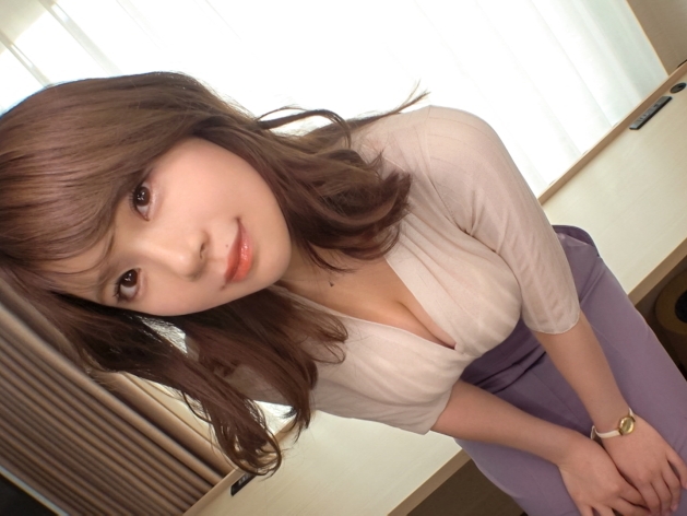 【巨乳の誘惑】『このおっぱいで挟んじゃうぞ♡』ぷるぷる色白巨乳が肉棒をパイズリ！敏感なマンコは勃起チンコで激突きされ、感じまくり！巨乳好きにはたまらないエロプレイ！