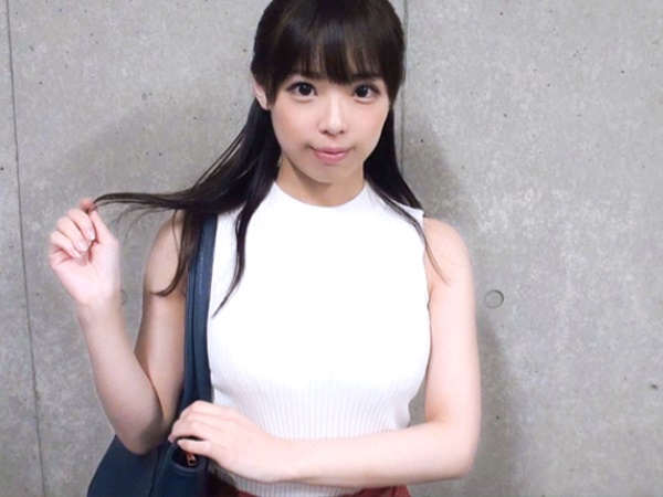 【激カワJDの3P乱交】口説き落とした女子大生がチ○ポ2本に夢中！恥じらいから一転、メス顔全開でチ○ポを握りしめ、快楽に溺れる姿は必見！♡