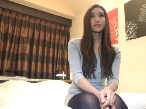 【エステティシャンの潮吹き】 大人の色気ムンムン！ 美人お姉さんが手マンでイキまくり♡ 連続アクメで感じちゃう！