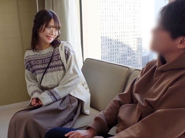 【メガネ受付嬢】『寂しいの…』清楚系メガネ女子がナンパに堕ち、細い腰を掴まれバックで激ピストン！ 仕事中のストレスをセックスで発散し、感じまくる姿がエロすぎるｗ