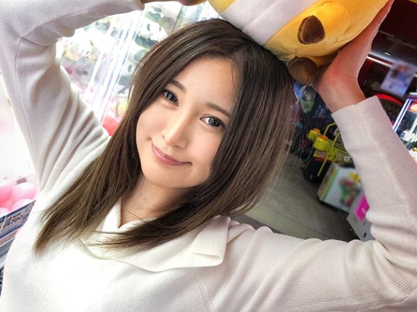 【寝起き生ハメ】『えっ、これって…』23歳の素人美少女がまさかのAVデビュー！寝起きのまま生チ○ポ挿入で中出しSEX！ウブな反応と本気の絶頂がたまらない♡ 素人娘のリアルな反応に興奮間違いなし！