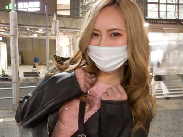 【Fカップキャバ嬢の自宅でエロ大暴走】『お店じゃ見せない私を見て…』性豪ギャルが自宅でアナル舐め＆手コキフェラ大サービス！プリプリデカ尻をフリフリ、エロすぎる素顔を大公開！♡