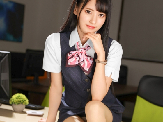 【オフィスで大胆不敵】『仕事中なのに…』スーツ姿のOLがデスクでエッチな誘惑!スレンダー美ボディをビンビンチ●ポで激しく突かれ、仕事も忘れて感じまくる!♡