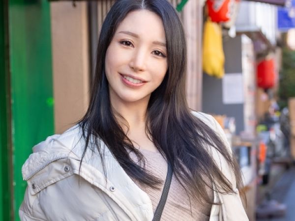 【美熟女社長夫人の危険な遊び】40代とは思えない美ボディの巨乳人妻が、欲求不満を解消するため、他人棒に溺れる！背徳感たっぷりの不倫セックスで乱れまくる！♡