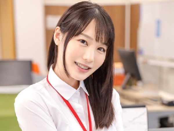 【オフィス不倫】旦那じゃ満足できない人妻OLが上司と社内で禁断の過激セックス！仕事中のオフィスで理性ぶっ飛ぶドスケベ人妻の危険な情事♡