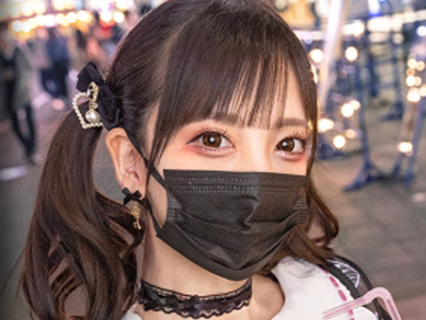 【地雷系肉便器】『みんなのオモチャだよ♡』セックス大好き地雷女がチンポまみれで大興奮！たくさんの男たちに囲まれ、笑顔でしごきまくるっ！！公認の肉便器が今日も乱れまくるエロすぎる光景！