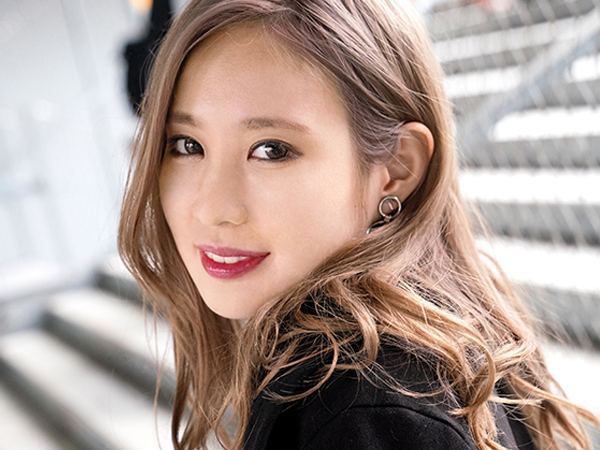 【金髪ギャルの本能むき出しSEX】『もっと…もっとちょうだい！』強気なギャルがチンポ2本に翻弄され快楽堕ち！息も絶え絶えに感じまくる3Pで、勝気なキャラも崩壊寸前！！