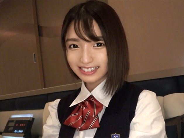 【制服美少女の過激な誘惑】『見て…ここ、濡れてる？』おまんこもアナルも丸見えのくぱぁで挑発！ヌルヌルまんこがちんぽを飲み込み、激しく腰を振る姿に興奮必至！！♡