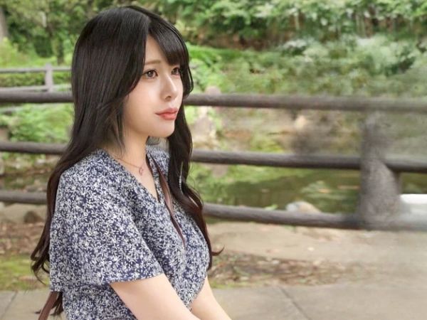 【人妻の危険な欲望】「もっと奥まで…」30代とは思えない美熟女が夫以外の巨根に夢中！不倫の快楽に溺れ、激しく腰を振りまくる淫乱セックス！！